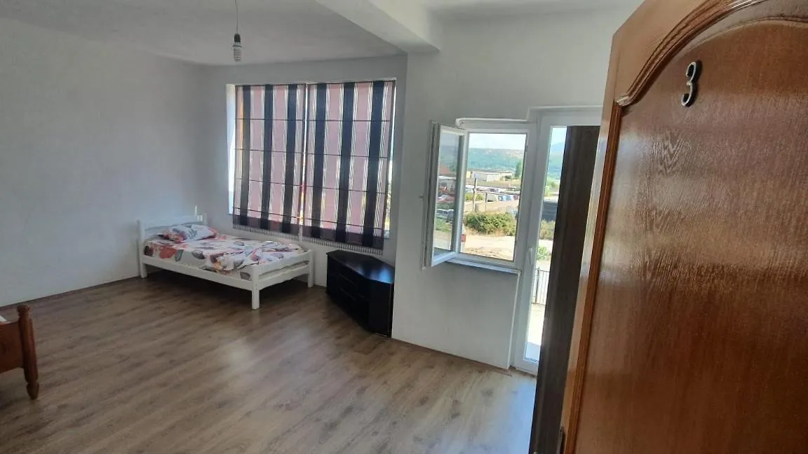 Arbi Home Vendégház Kukës